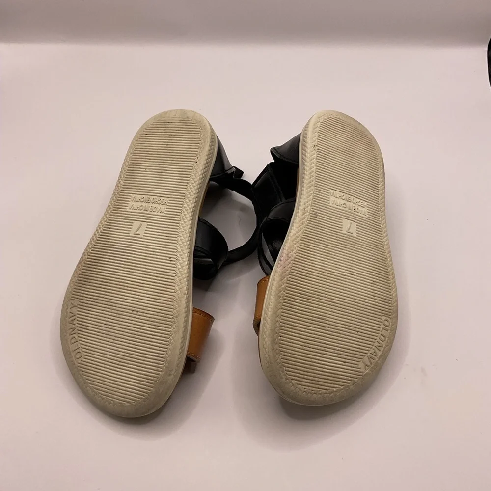 Old Navy Girls Black/Tan Criss-Cross Strap Sandles,‎ Size 7 Open Toe